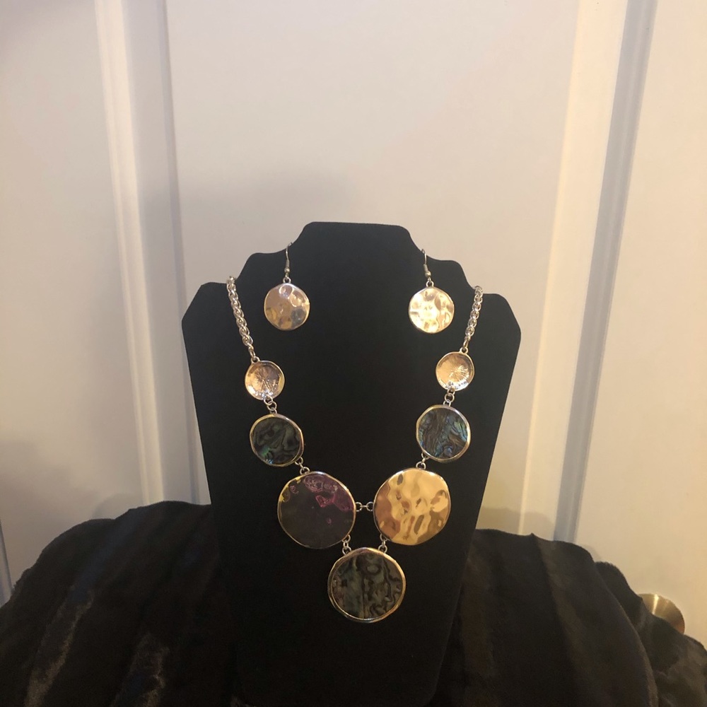 Silver Tone Textured Disc Necklace Set